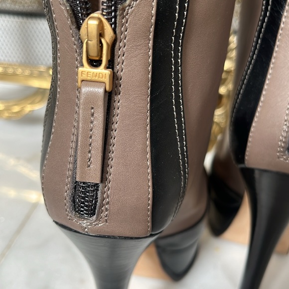 FENDI Fendista Taupe & Black Leather Platform Ankle Boots, Size 35 - Picture 6 of 16
